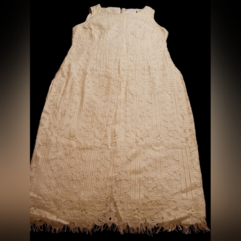 Elegant Cream Lace Dress